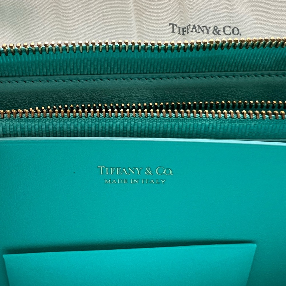 NWT Authentic Tiffany & Co Blue Large Wave Travel Wallet Purse Wristlet